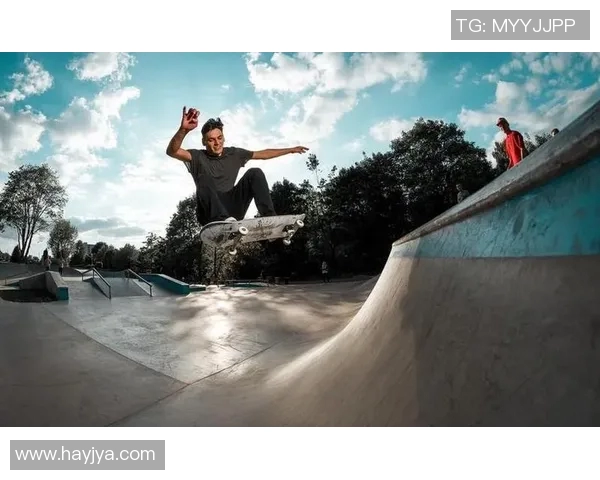 重庆滑板队在极限运动联赛中的力量表现分析与点评 重庆滑板队在极限运动联赛中的力量表现分析与点评