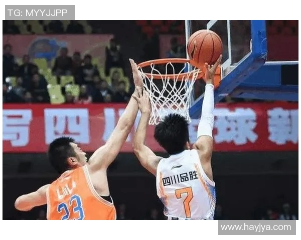 成都篮球队阵地战解析:战术布局与球员配合的深度剖析 成都篮球队阵地战解析:战术布局与球员配合的深度剖析