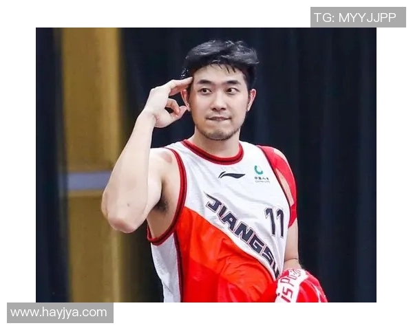 吴冠希：从篮球新星到职业生涯巅峰的励志之路与成长故事