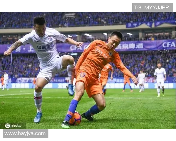 鲁能与申花激战在即球迷期待精彩对决与精彩瞬间