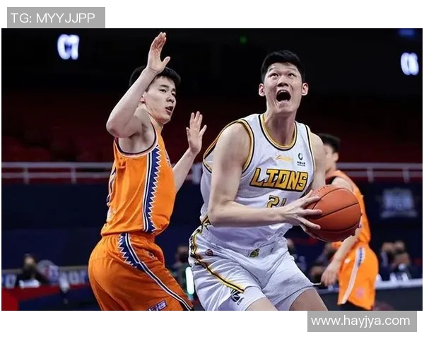 郭昊文：从青涩少年到篮球场上的璀璨明星之路揭秘